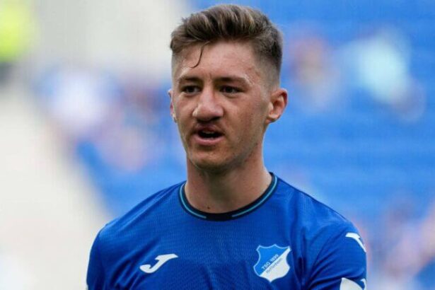 Angelo Stiller Nase