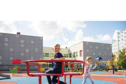 Spielplatz der Zukunft: durchdachte Außenbereiche für Kitas und Schulen